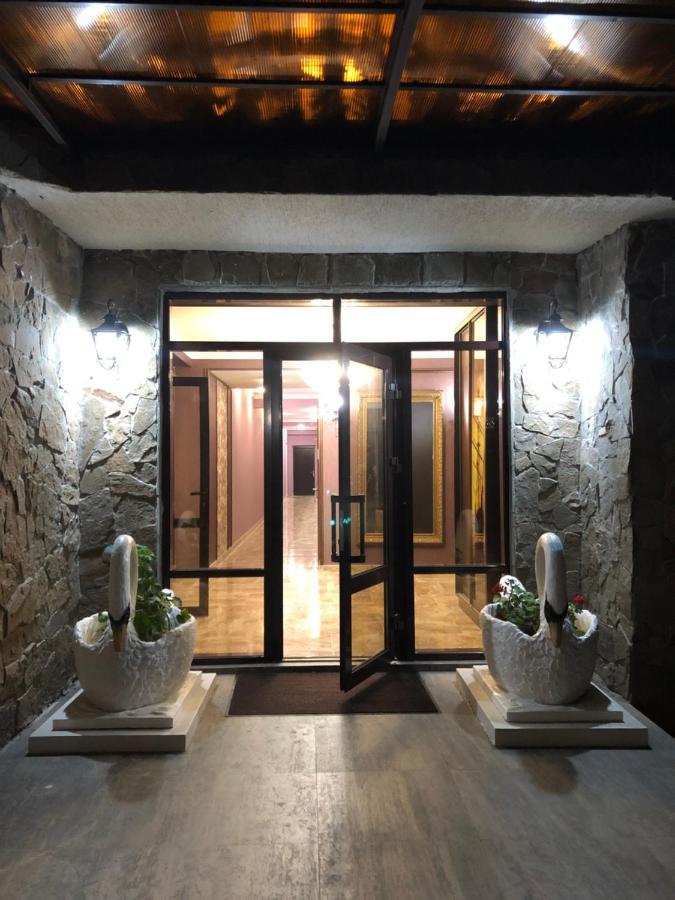 Гостевой Дом Siella Hotel Sukhumi Exterior photo