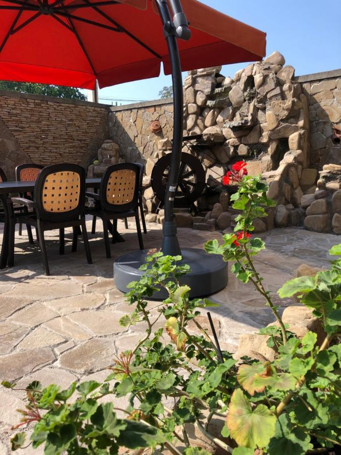 Гостевой Дом Siella Hotel Sukhumi Exterior photo