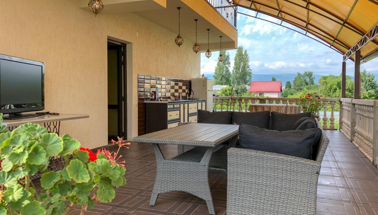 Гостевой Дом Siella Hotel Sukhumi Exterior photo