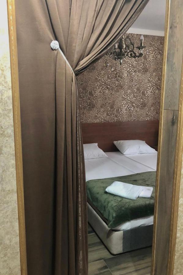Гостевой Дом Siella Hotel Sukhumi Exterior photo