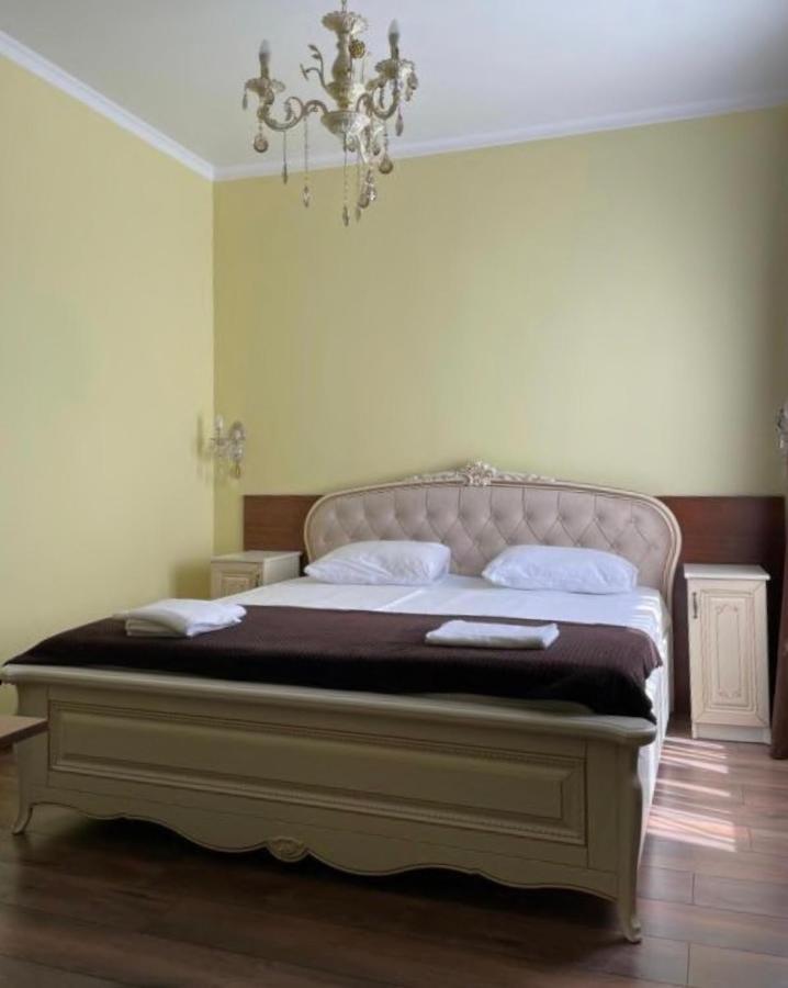 Гостевой Дом Siella Hotel Sukhumi Exterior photo